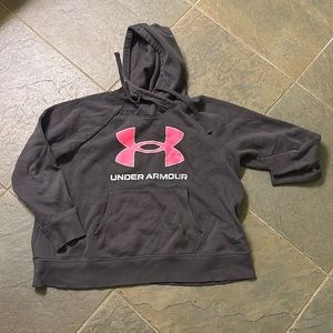 Under Armour women’s hooded sweatshirt. Size 1X plus. Great condition